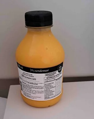 Suco misto de laranja e manga