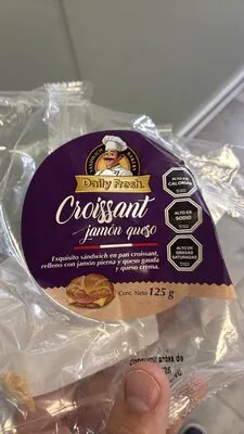 Croissant jamón queso