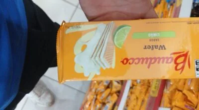 Biscoito Wafer Recheio Limão Bauducco Pacote 70g