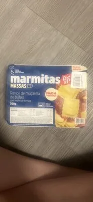 Ravioli de muçarela de búfala com molho de tomate