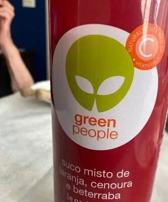 Suco misto de laranja, cenoura e beterraba