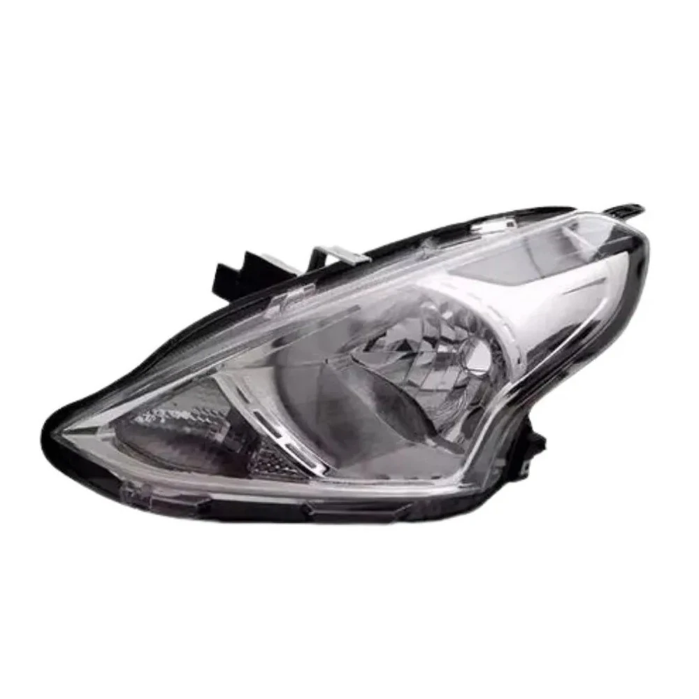Farol Principal NISSAN VERSA Lado Esquerdo Máscara Cromada - TYC 25155