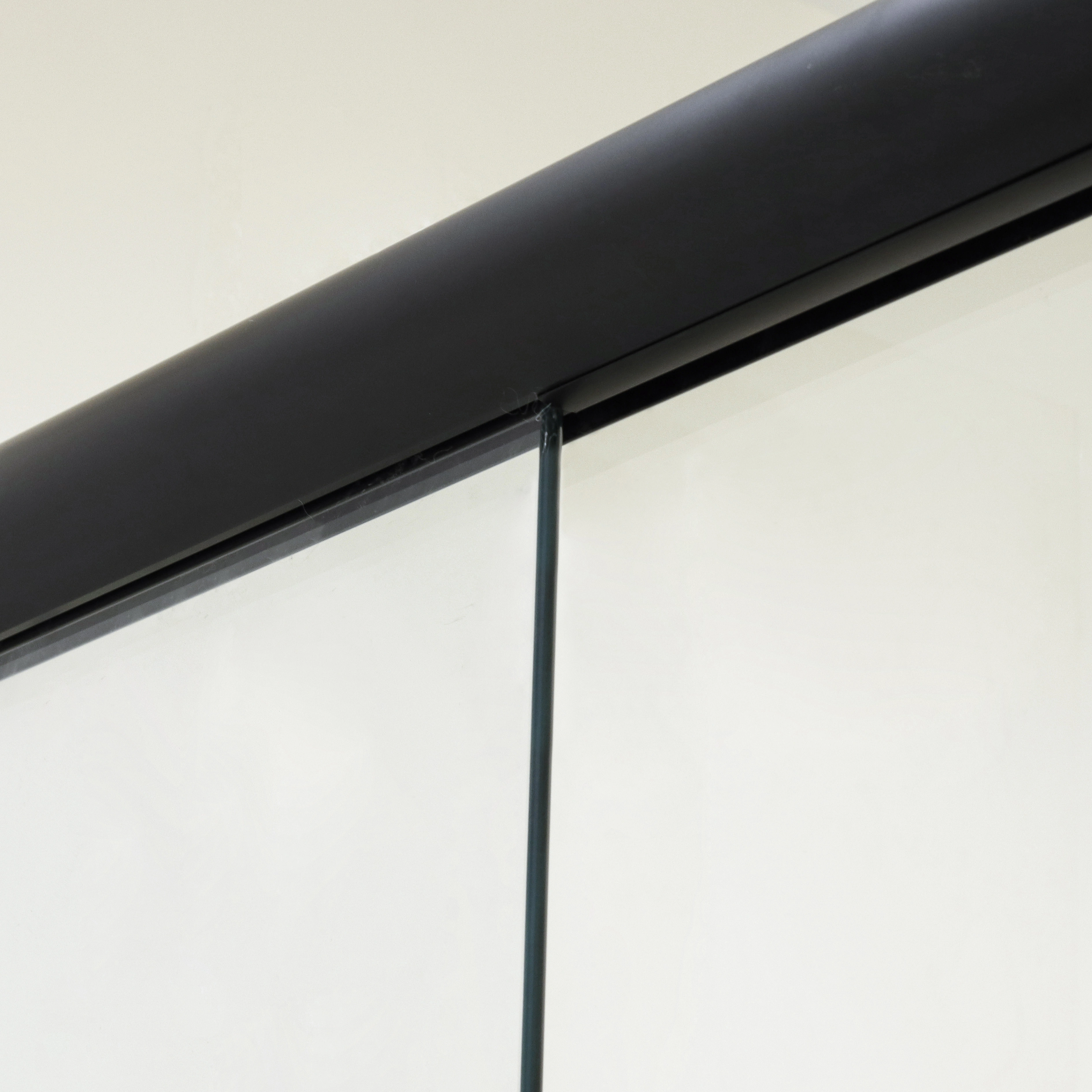 Box para Banheiro 130x190cm Vidro Incolor Frontal de Correr 2 Folhas Preto Glassin