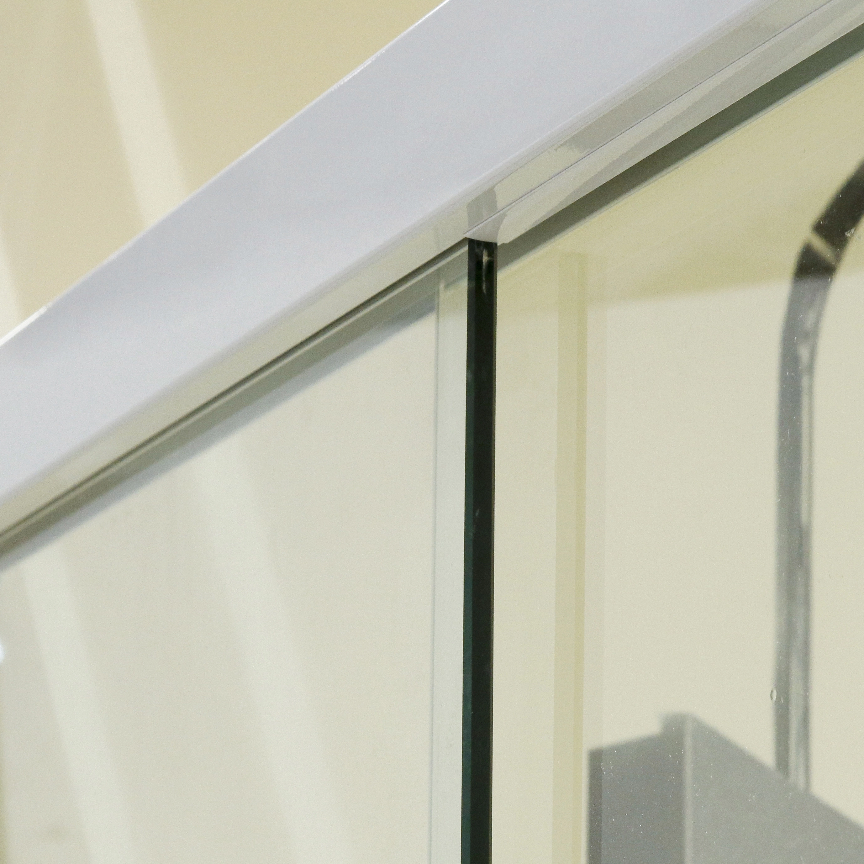 Box para Banheiro 140x190cm Vidro Incolor Frontal de Correr 2 Folhas Branco Glassin