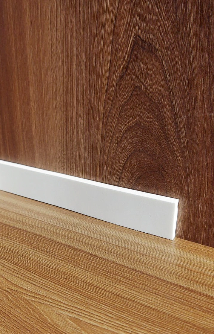 Rodapé Moldura Autocolante Boiserie Roda Meio Flexível 12 Metros Eva 3,5cm X 8mm