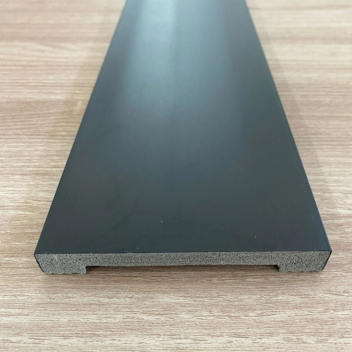 Rodapé De Poliestireno 10cm Liso Preto Barra 2 Metros Liga