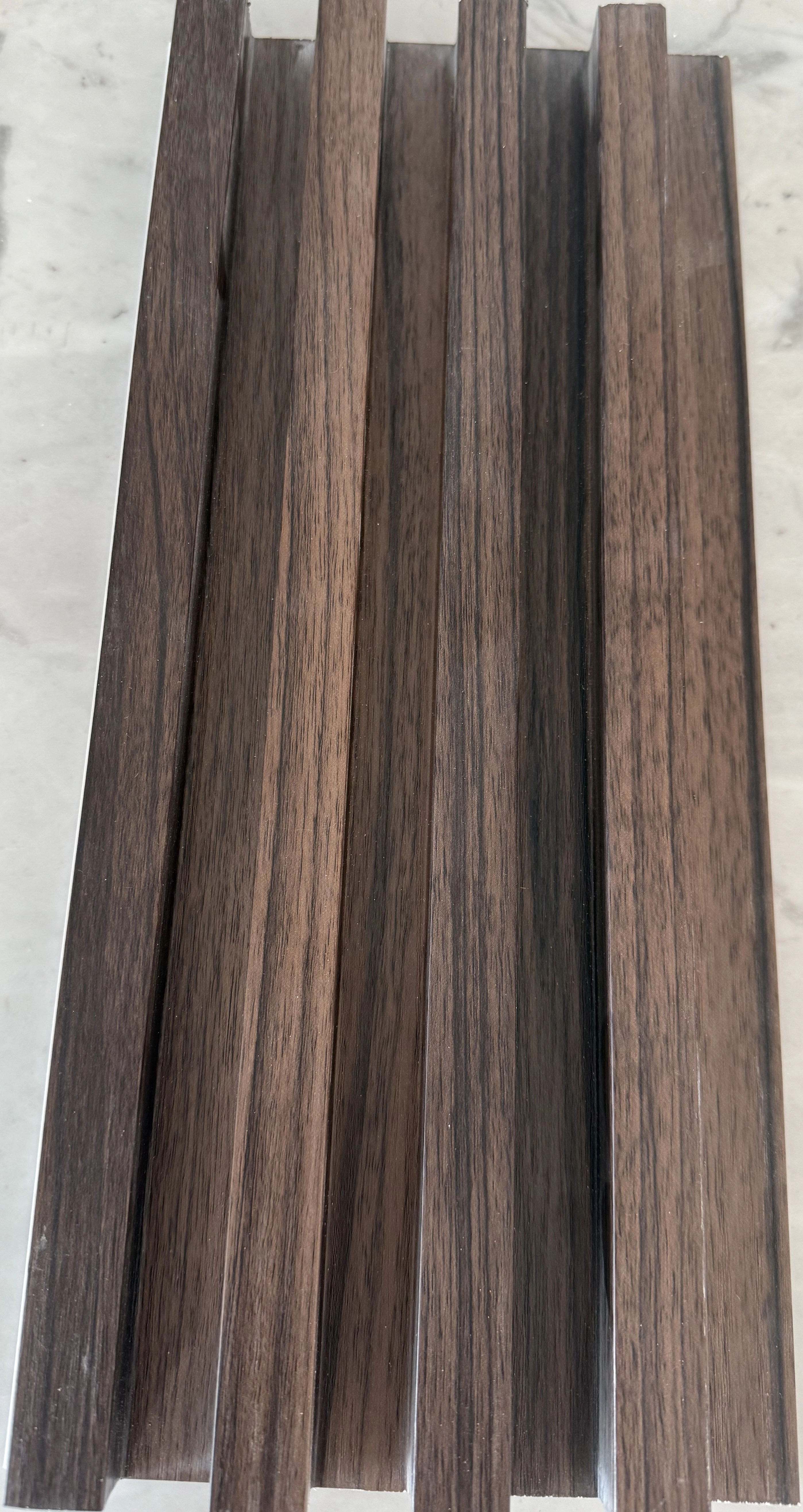 Painel Ripado Interno Wpc 160x24x2900mm - P26 - Cor Imbuia