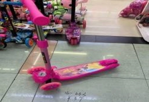 Patinete Luz 70x54x21cm B663 Banana Toys