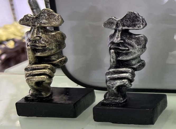 Escultura Rosto Resina 10cm Nmp443 Banana Toys