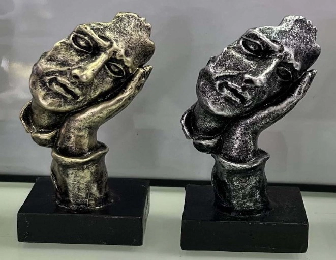 Escultura Rosto Resina 10cm Nmp444 Banana Toys
