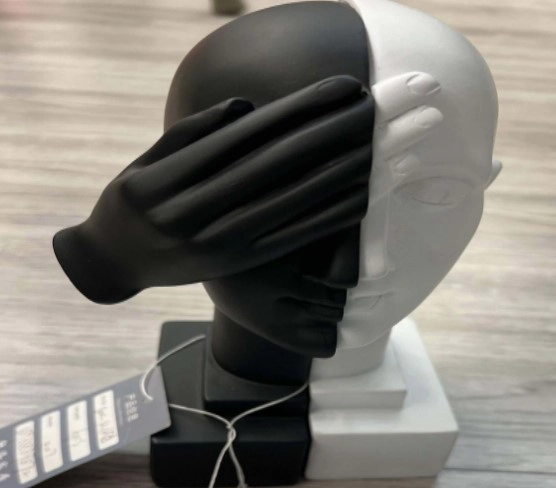 Escultura Rosto Preto E Branco 21cm Nd249 Banana Toys