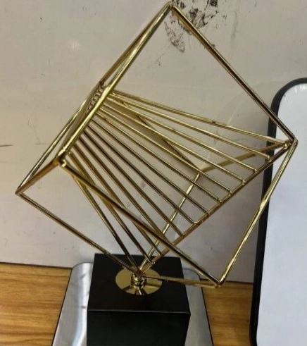 Escultura Cubo Metal 25x31cm Nd088 Banana Toys