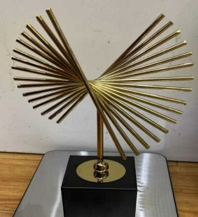 Escultura Mesa Metal 22cm Nd091 Banana Toys