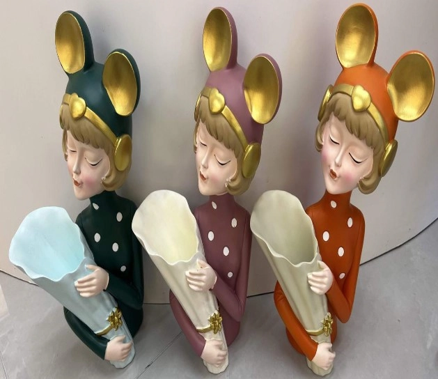 Escultura Menina Vaso Resina 37cm Nd014 Banana Toys