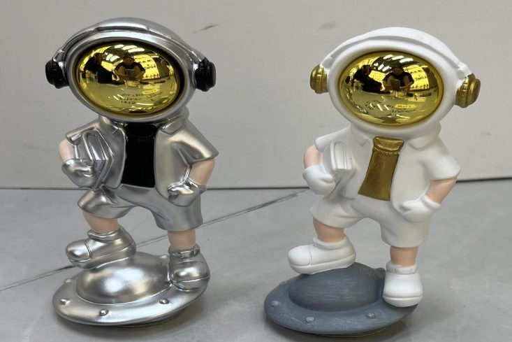 Escultura Astronauta Resina 15cm Nd023 Banana Toys
