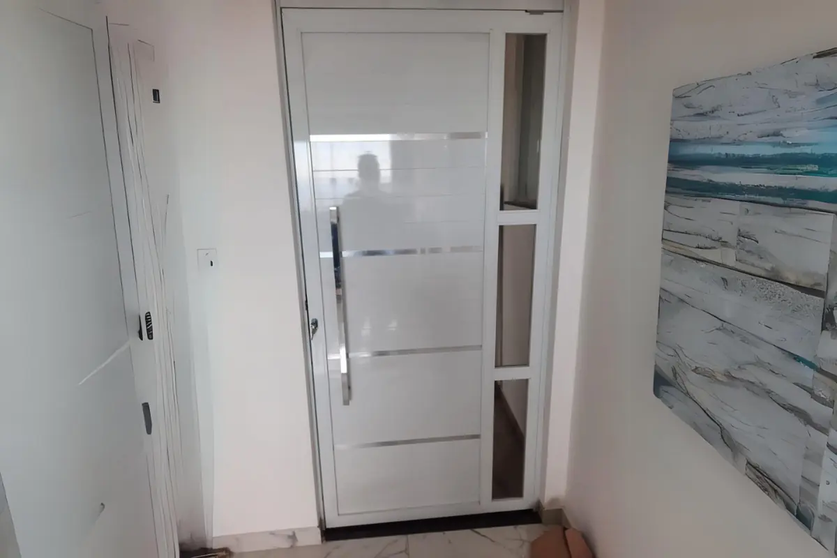 Porta Em Alumínio Lambril Simples 2,10x 1,00 C/ Vidro