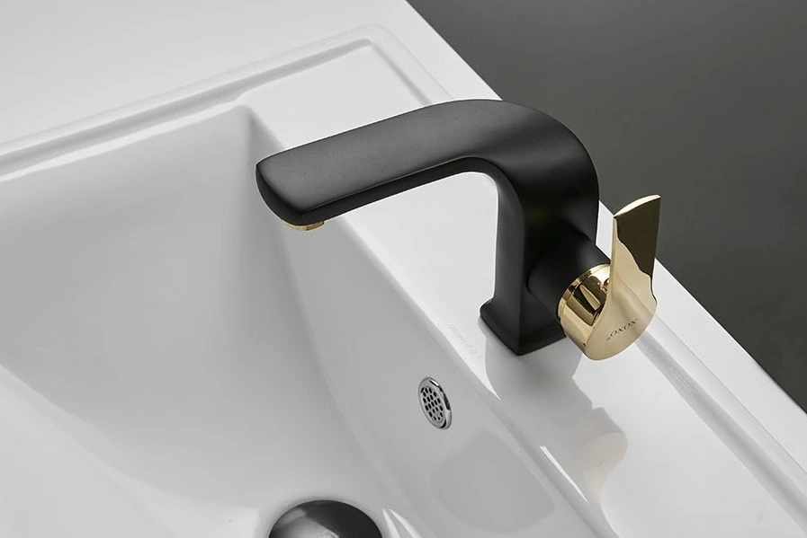 Torneira Banheiro Monocomando Lavabo Quente E Fria Dourada