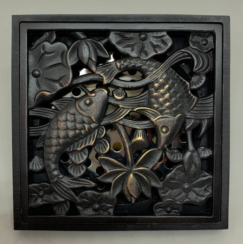 Ralo de chão Vintage Retrô Quadrado Decorado Carpas Preto Óleo 10x10 com Válvula Anti-inseto e anti odor, 100% metal