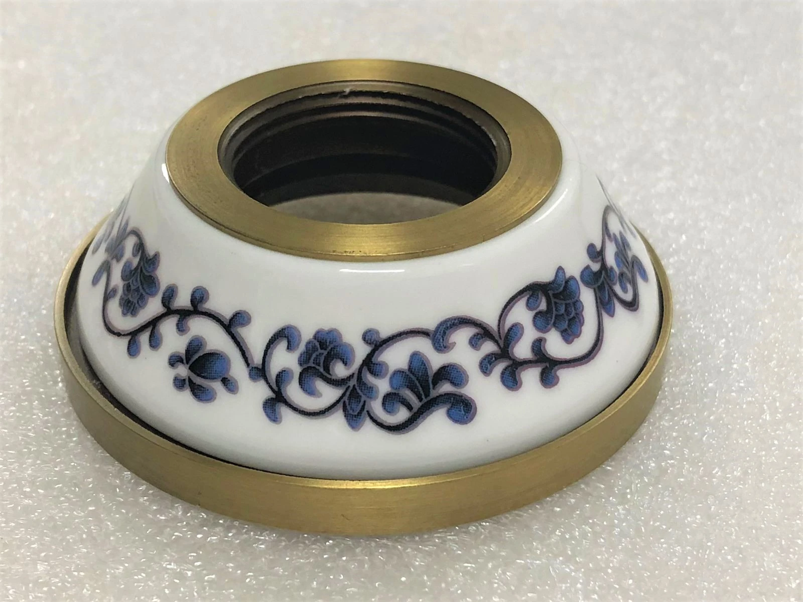 Base Acabamento De Registro Bronze Antigo e Porcelana padrão Deca 1/2" E 3/4"