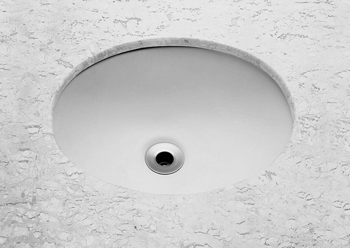 Cuba para Banheiro de Embutir Louça Oval Branca 39x30cm Tampo Roca