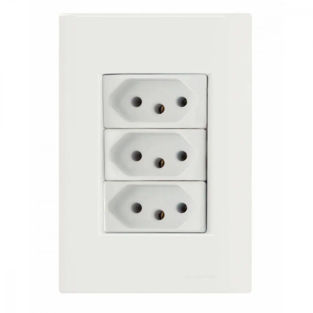 Conjunto 4x2 Com 3 Tomadas 2p+t 10 A 250 V Tramontina Giz Branco