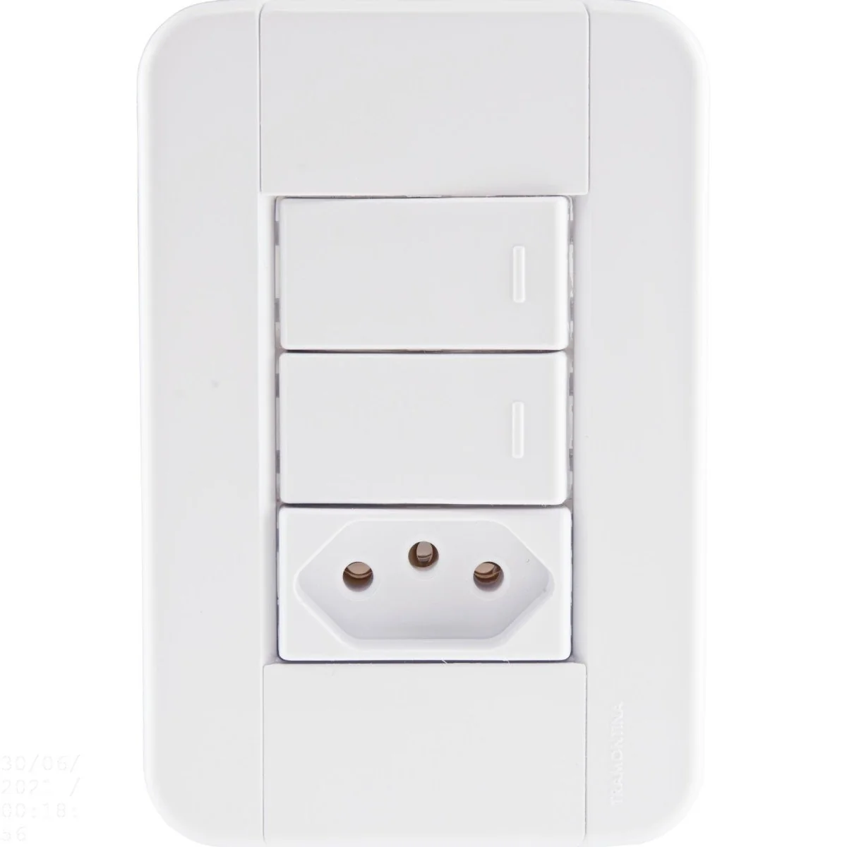 Conjunto 4x2 Com 2 Interruptores Simples 10 A 250 V E 1 Tomada 2p+t 20 A 250 V Tramontina Tablet Bra Tramontina