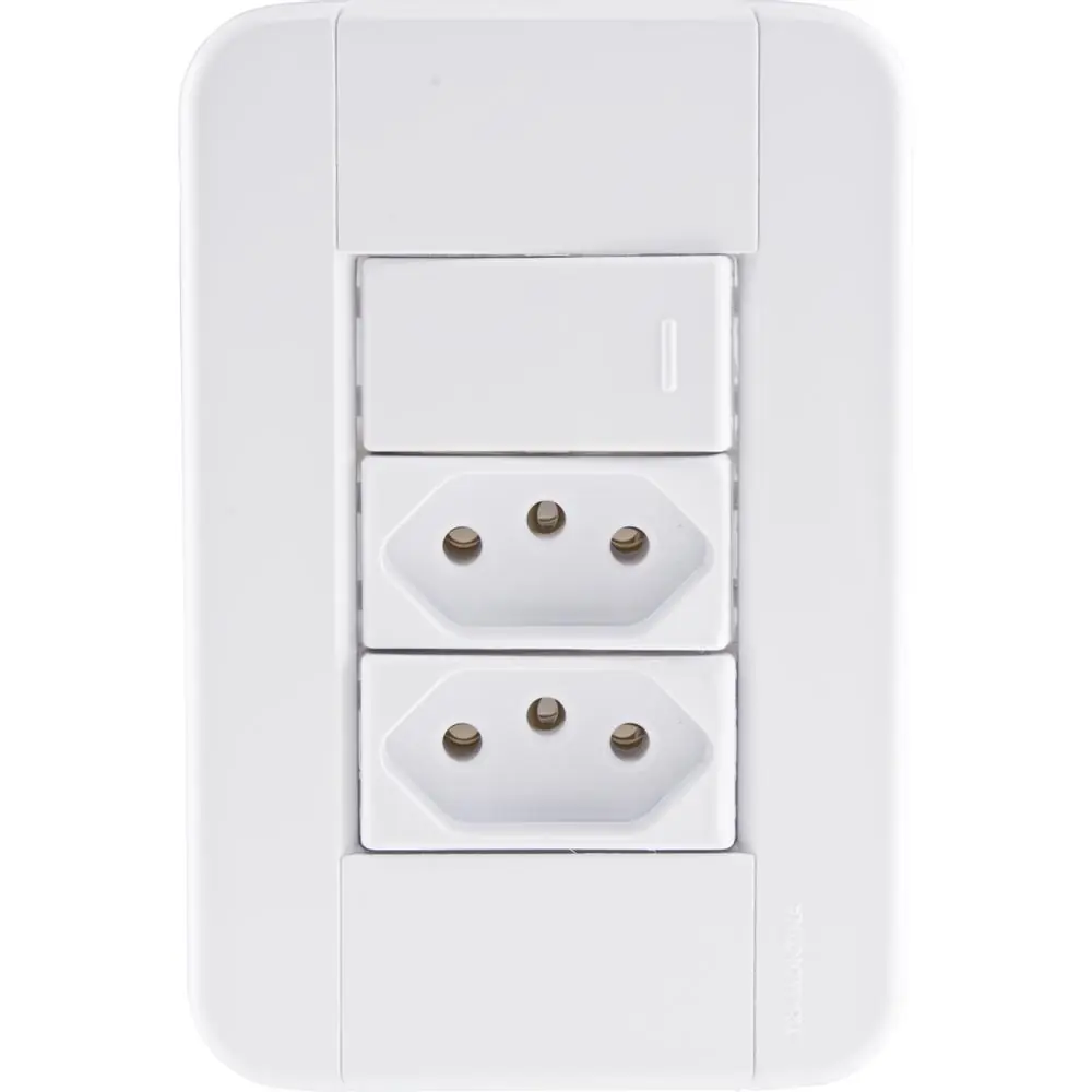 Conjunto 4x2 Com 1 Interruptor Simples 10 A 250 V E 2 Tomadas 2p+t 10 A 250 V Tramontina Tablet Branco