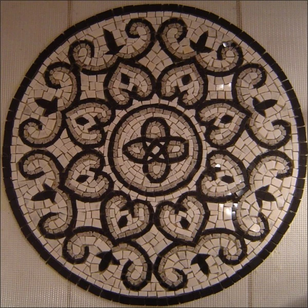 Piso Em Mosaico Romano Itálico Com Detalhes Em Cinza - 90cm