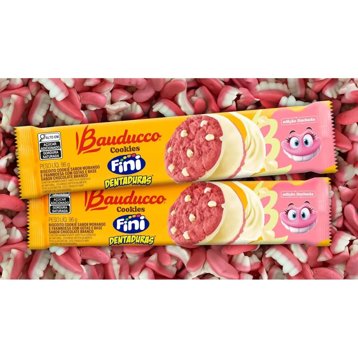 Biscoito Cookie Morango E Framboesa Com Gotas E Cobertura Chocolate Branco Fini Dentaduras Bauducco