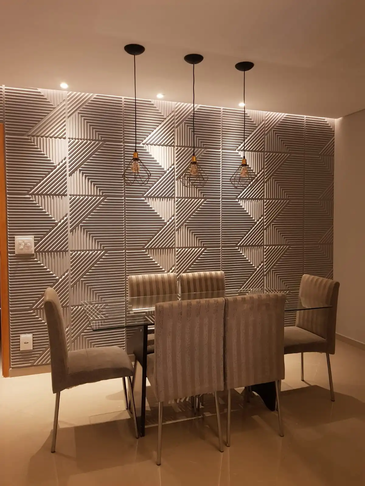Kit 25 Painel Ripado Revestimento Decorativo Relevo Parede Acabamento Poliestireno Ambiente 3d
