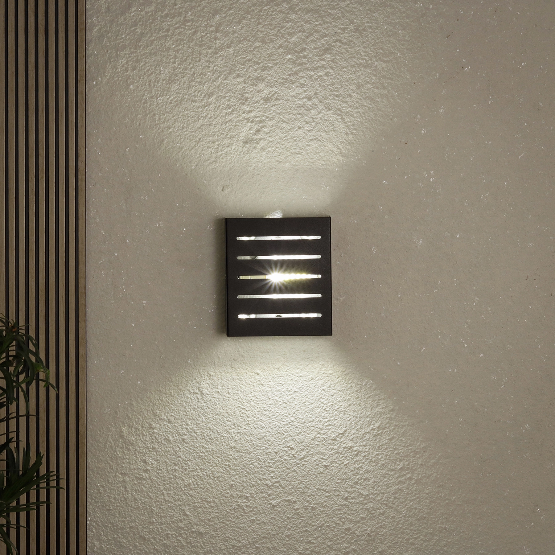 Arandela de Parede Externa IP55 Frisos Lippe Portalluz Preta Bivolt