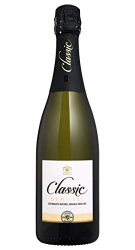 Espumante Brasileiro Branco Demi Sec Salton Classic Moscato Trebbiano Serra Gaúcha Garrafa 750ml