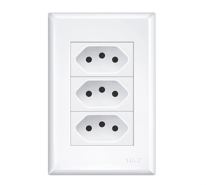 Tomada Tripla Fame Evidence 2p+t 20a Com Placa 4x2 Branca