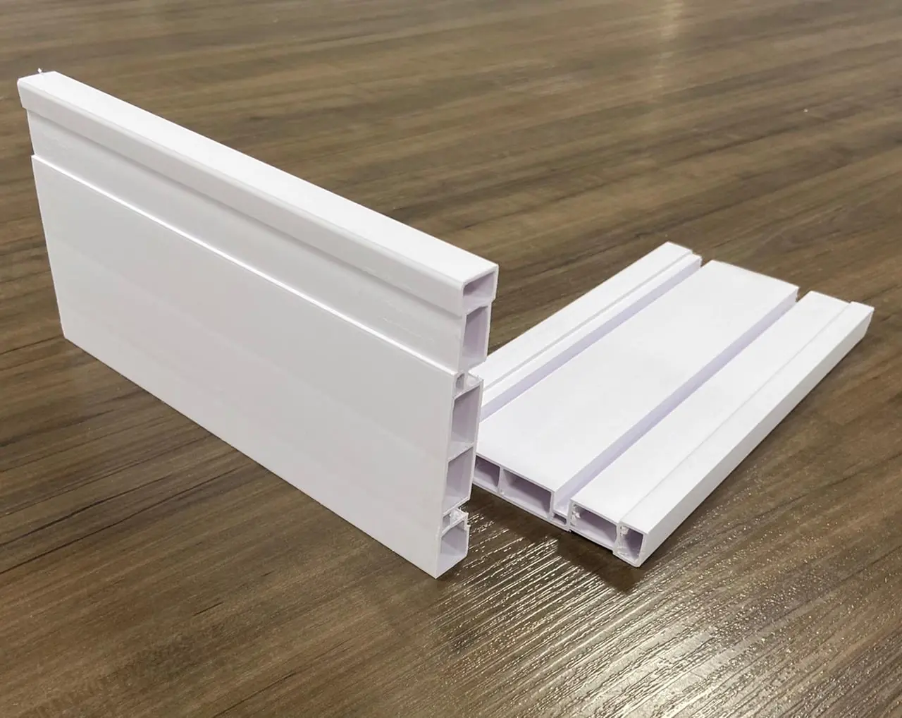 Rodapé De Pvc Branco Neve 10cm Barra De 2,40 Metros Real