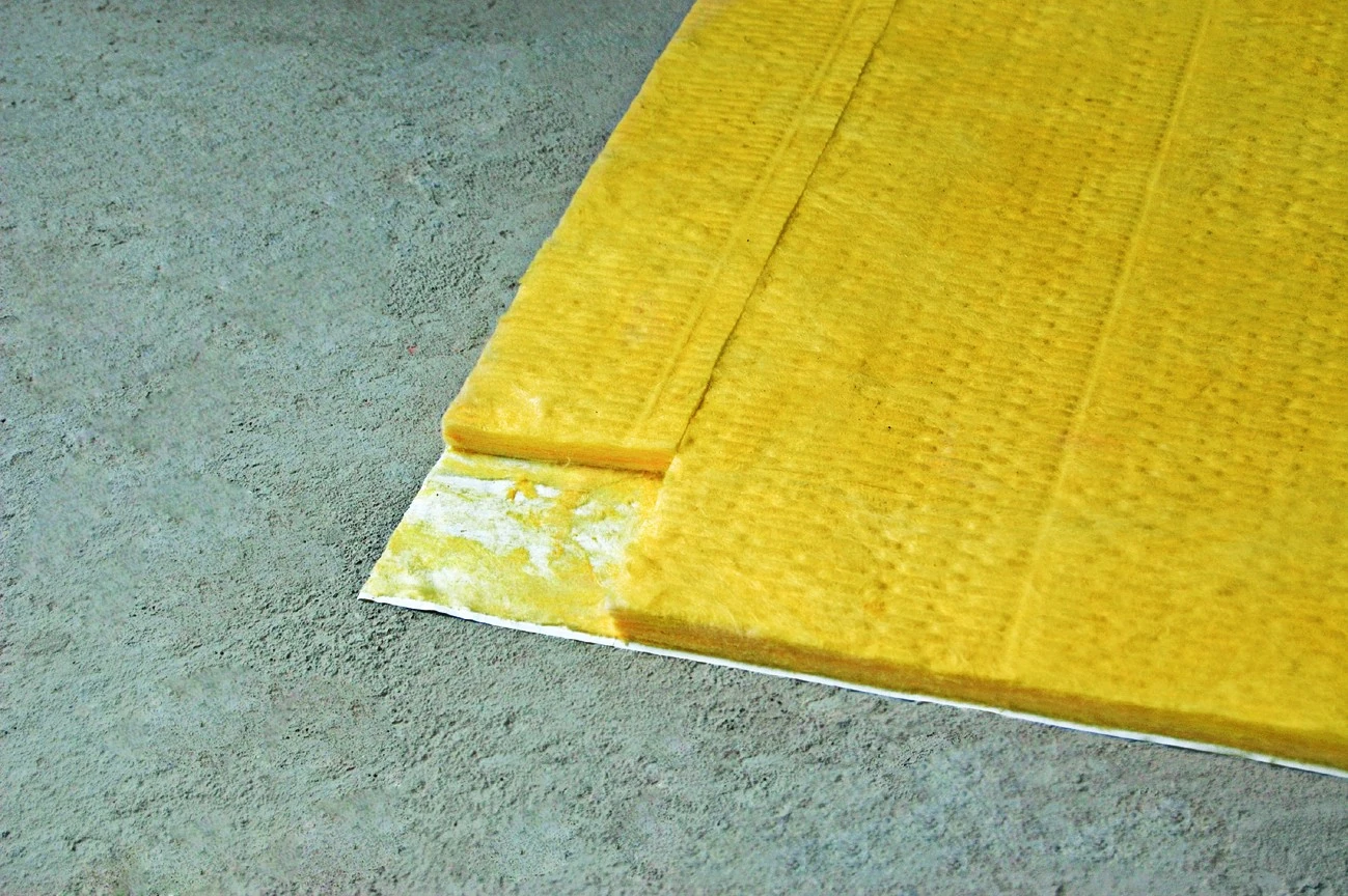 Placa Isolante Acústica para Piso em Lã de Vidro Optima 120x120x1,5cm Isover