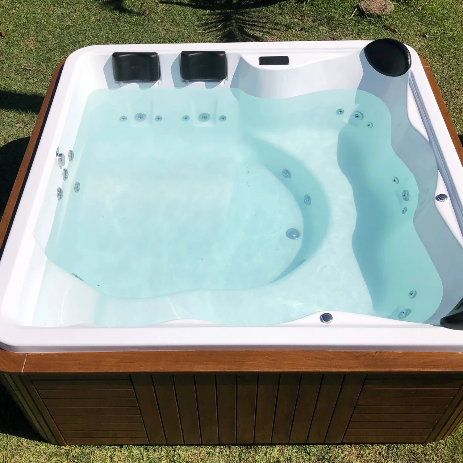 Spa Quadrado 7 Lugares Relax Ouro Fino Branco