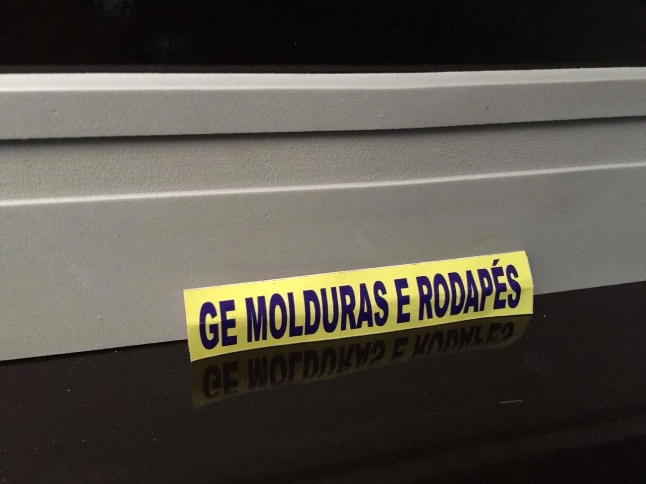 Rodapé Eva Adesivo E Flexível *maresia 7cm X 1cm 10 Metros* Cinza