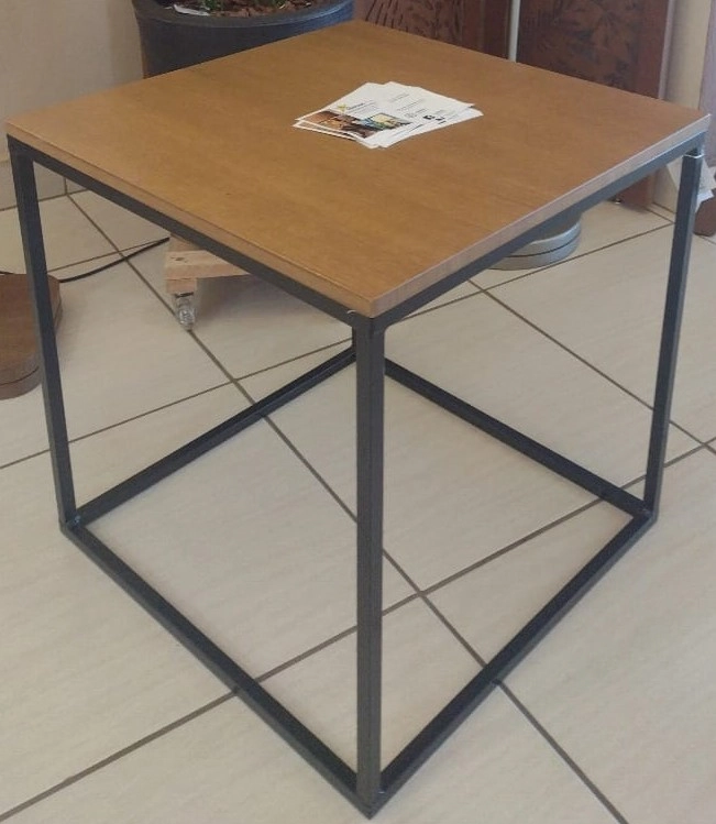 Mesinha Imbuia 50.5x50.5cm 460.03 Trevisan