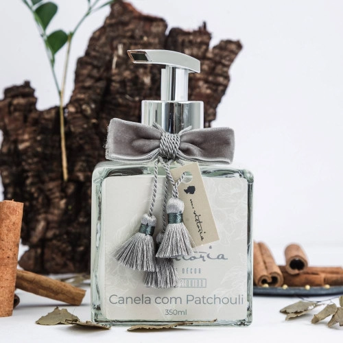 Sabonete Líquido 350 Ml Cubo Canela Com Patchouli M.victoria