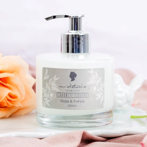 Sabonete Líquido 200 Ml Rosa E Frésia M.victoria