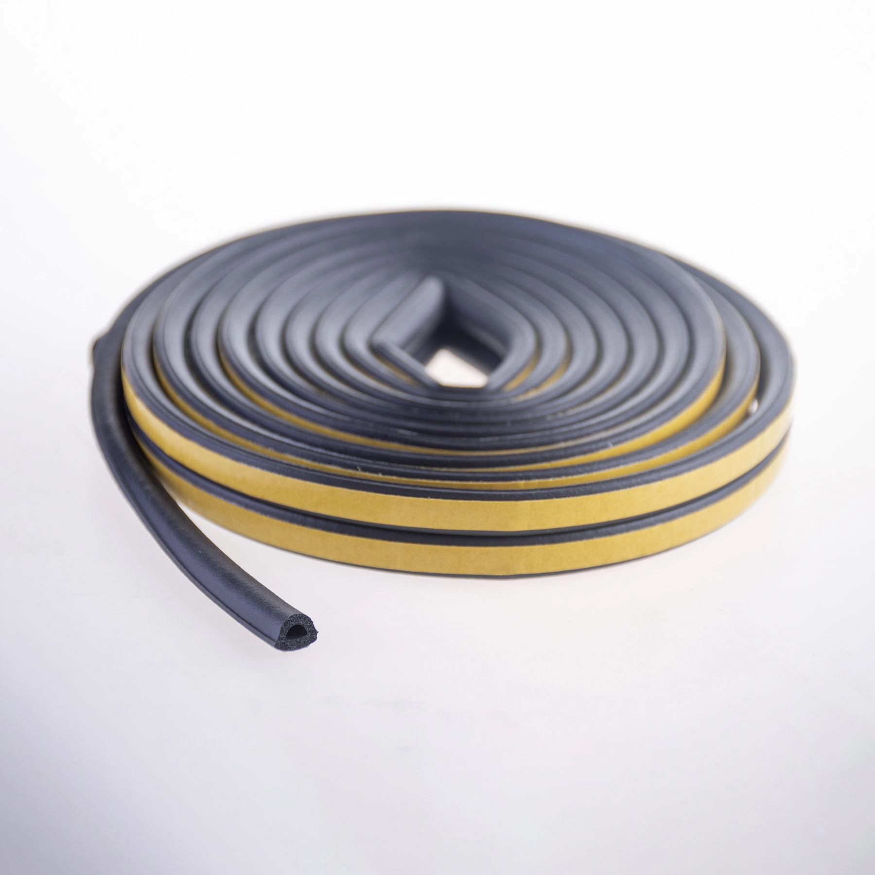 Veda Fresta Adesivo "D" Preto 600cm para Vão de 6mm Comfort Door