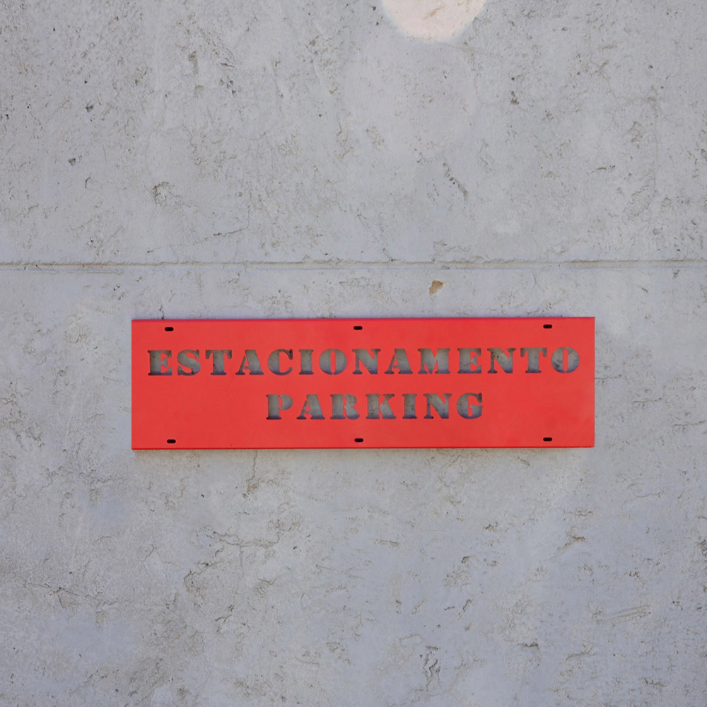 Placa De Estacionamento - Central - Aço - Vermelho