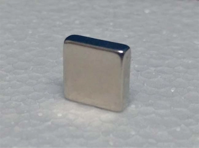 Imã De Neodímio / Super Forte / 10mm X 10mm X 3mm _ 10 Peças