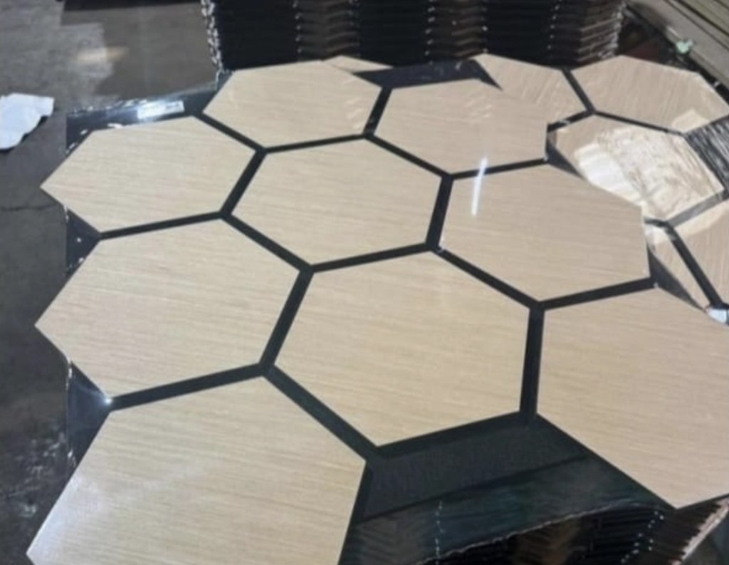 Revestimento Acústico Artesanal Pinus 18mm · Poliuretano Com Mdf