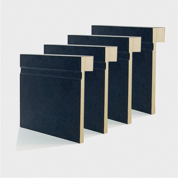 Rodapé de Sobrepor 12cm - 7,36m (pack 4 reguas de 1,84m ). Preto Com Friso MDF c/ PET