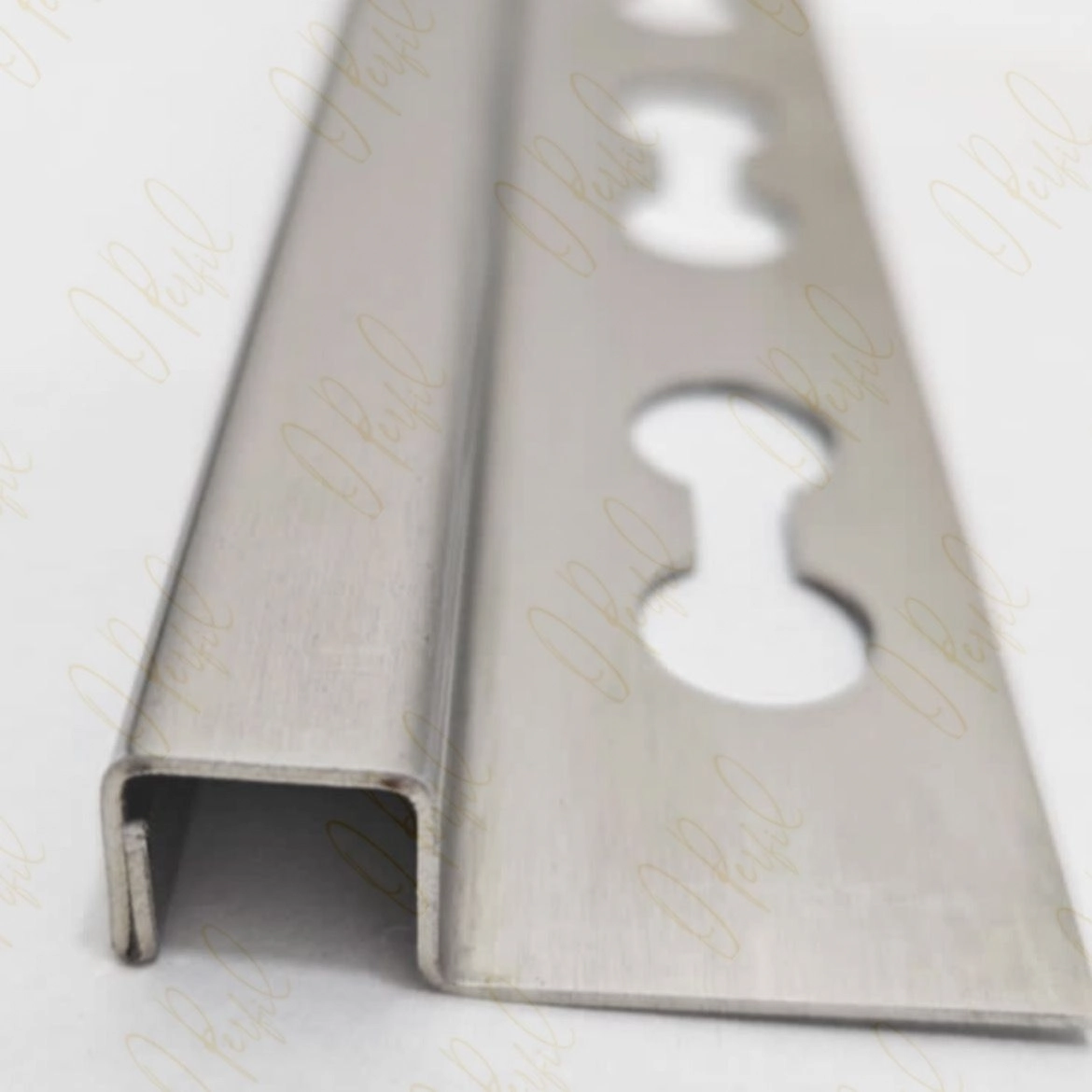 Perfil "u"- Escovado C/ Abas Perfuradas - Aço 304 - 10 X 900 Mm