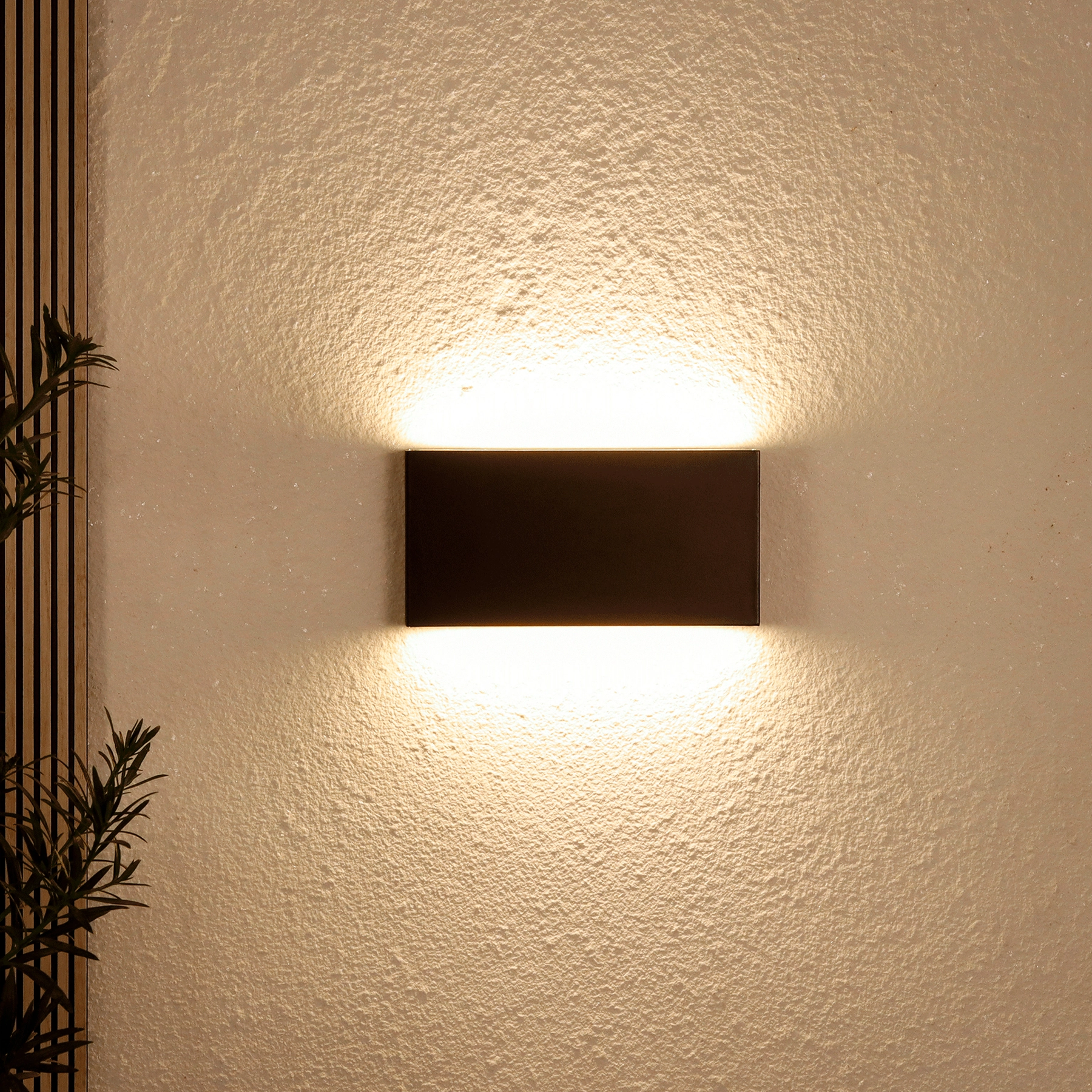 Arandela de Parede Externa IP65 LED Amarelo Cube Gaya Preta