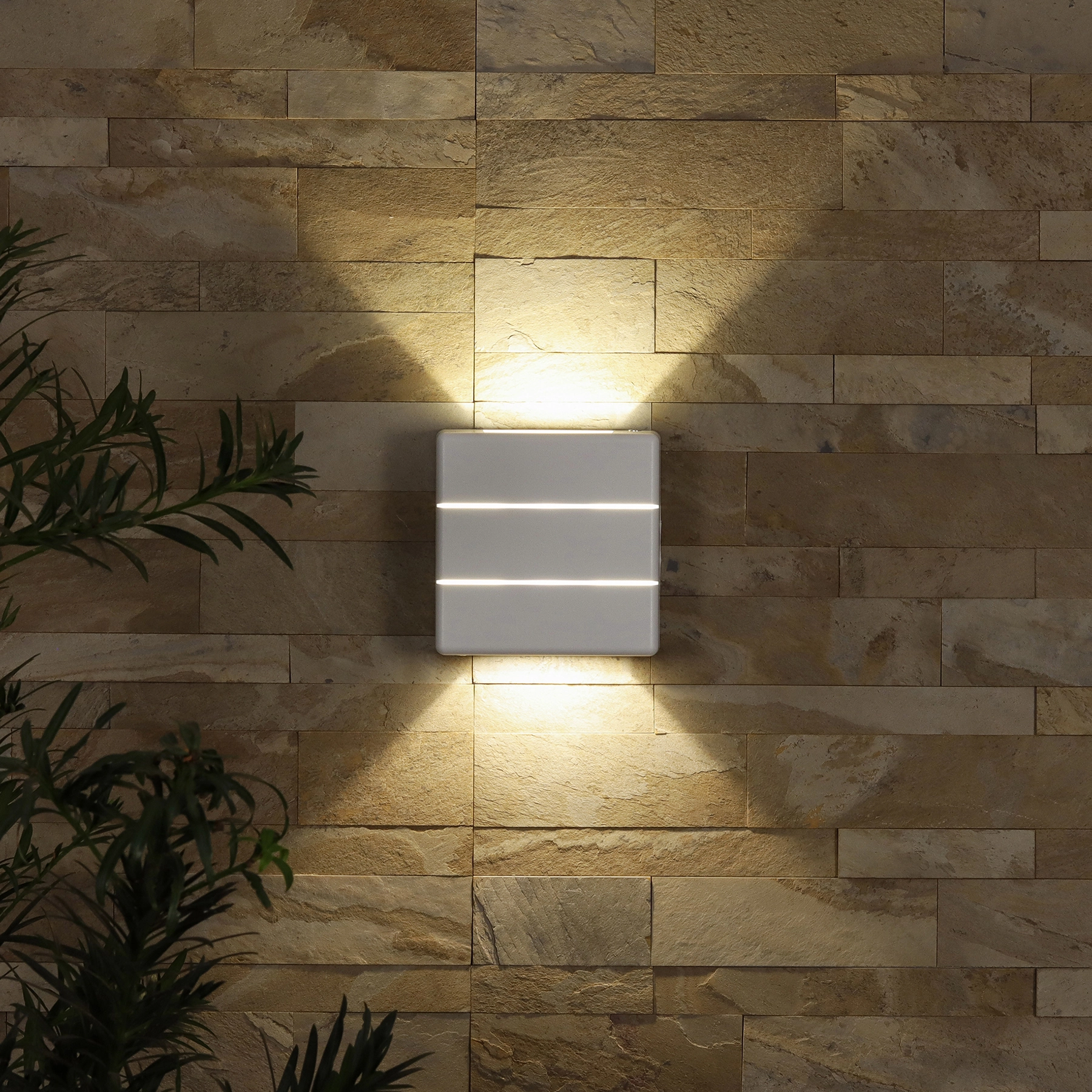 Arandela de Parede Externa LED Amarelo IP65 Elegance Rischi Avant Iluminação Branca Bivolt