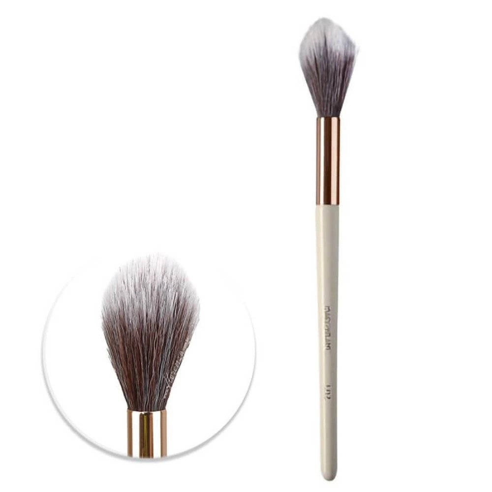 E02 Pincel Profissional Para Contornar E Iluminar Colecao Studio Macrilan