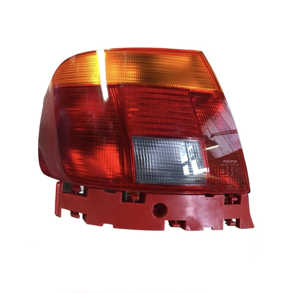 Lanterna Traseira AUDI A4 Lado Esquerdo Tricolor - DEPO 4411921LUE